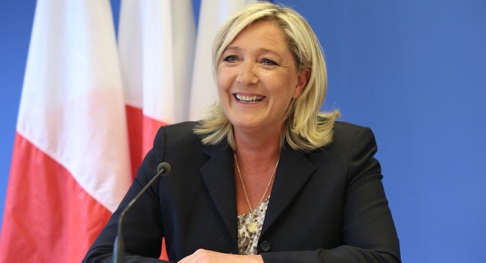 Marine Le Pen as Donald Trump against the press