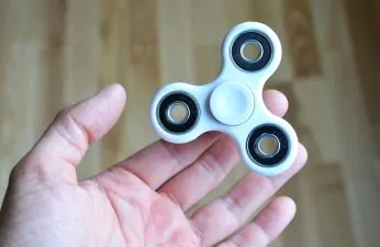 Fidget spinners seized: they are potentially dangerous