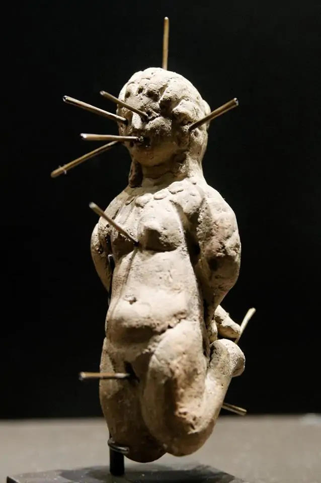 Il mistero delle antiche bambole egiziane voodoo