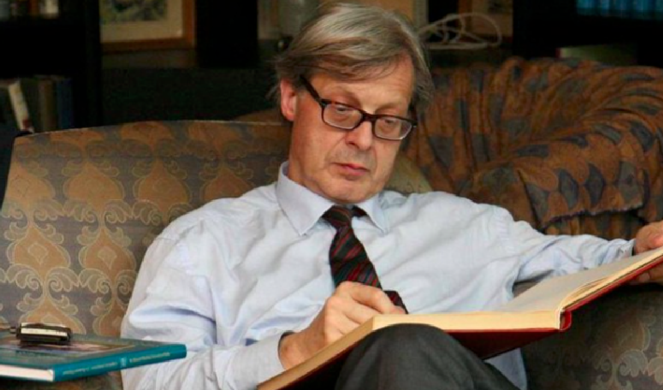 Vittorio Sgarbi indagato per opere d'arte contraffatte