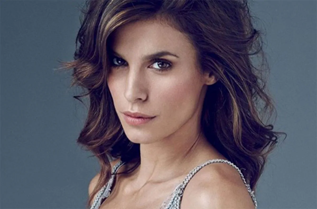 Elisabetta Canalis mostra i piedi ai suoi follower su Instagram