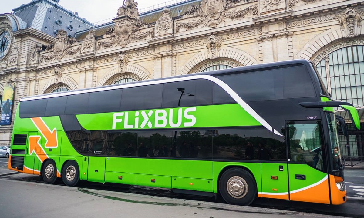 Автобусы вене. Фликсбус. Вена Варшава автобус фликсбус. Flixbus автобусы. Берлин Вена автобус.