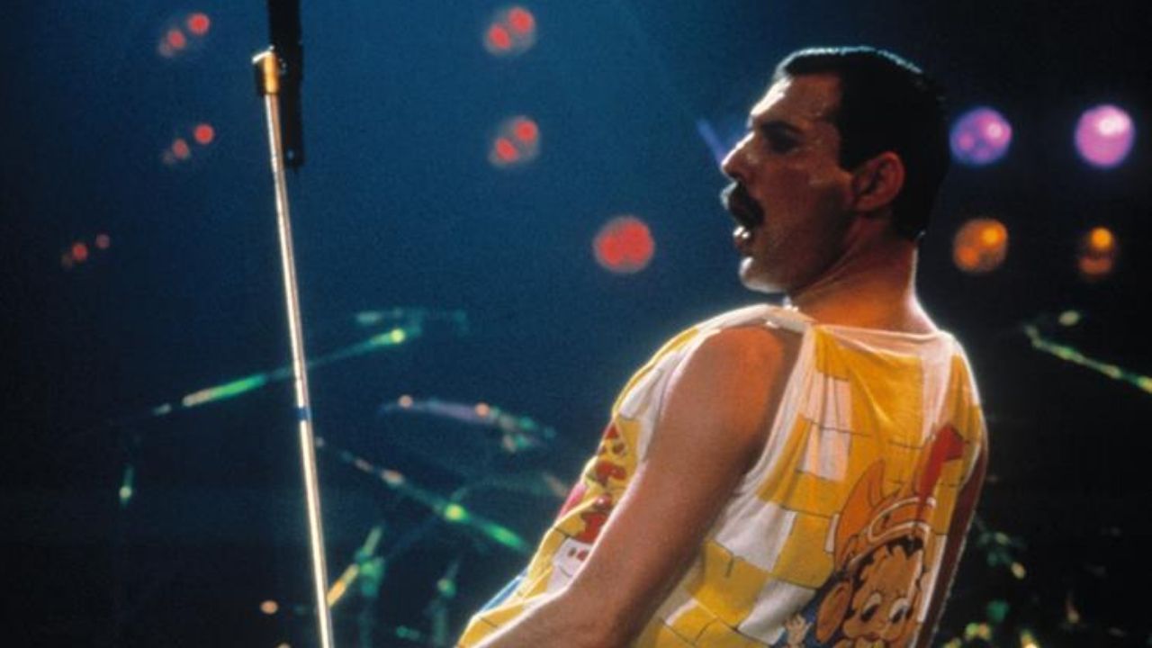 Хит меркури. Mercury Freddie "never boring". Фредди Меркьюри Соло. Freddie Mercury 2019. Фредди Меркьюри фото лучшее качество.