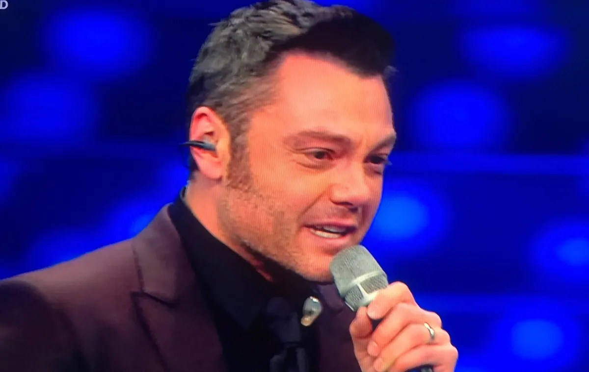 sanremo 2020 tiziano ferro lacrime