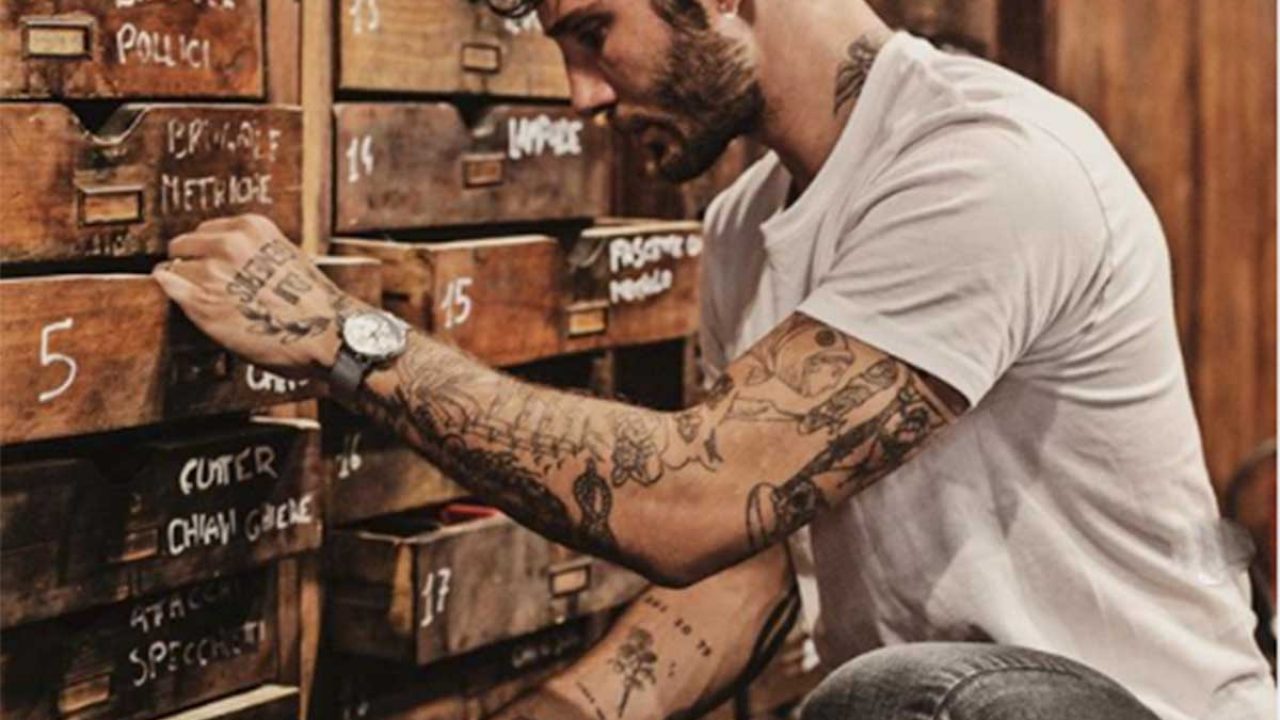 Il Significato Dei Tatuaggi Di Stefano De Martino Notizie It