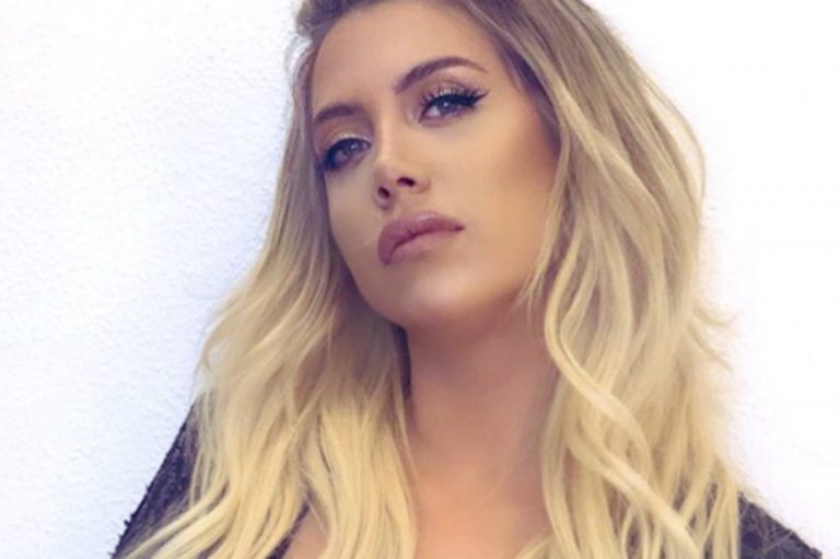 Wanda Nara Stupisce I Fan Il Selfie Allo Specchio Senza Reggiseno Notizie It