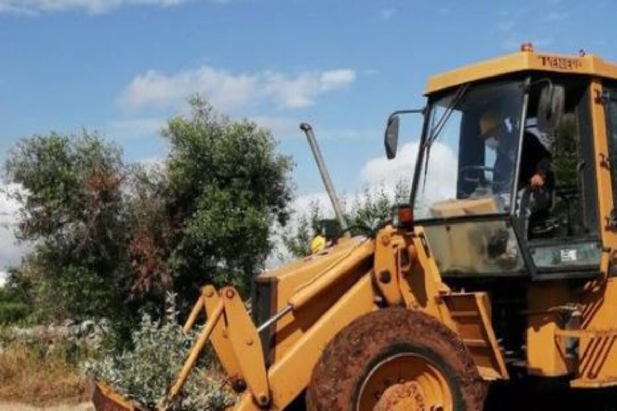 Incidente sul lavoro a Greve in Chianti, il trattore si ribalta