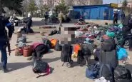 La terribile scena dopo il lancio dei razzi in stazione