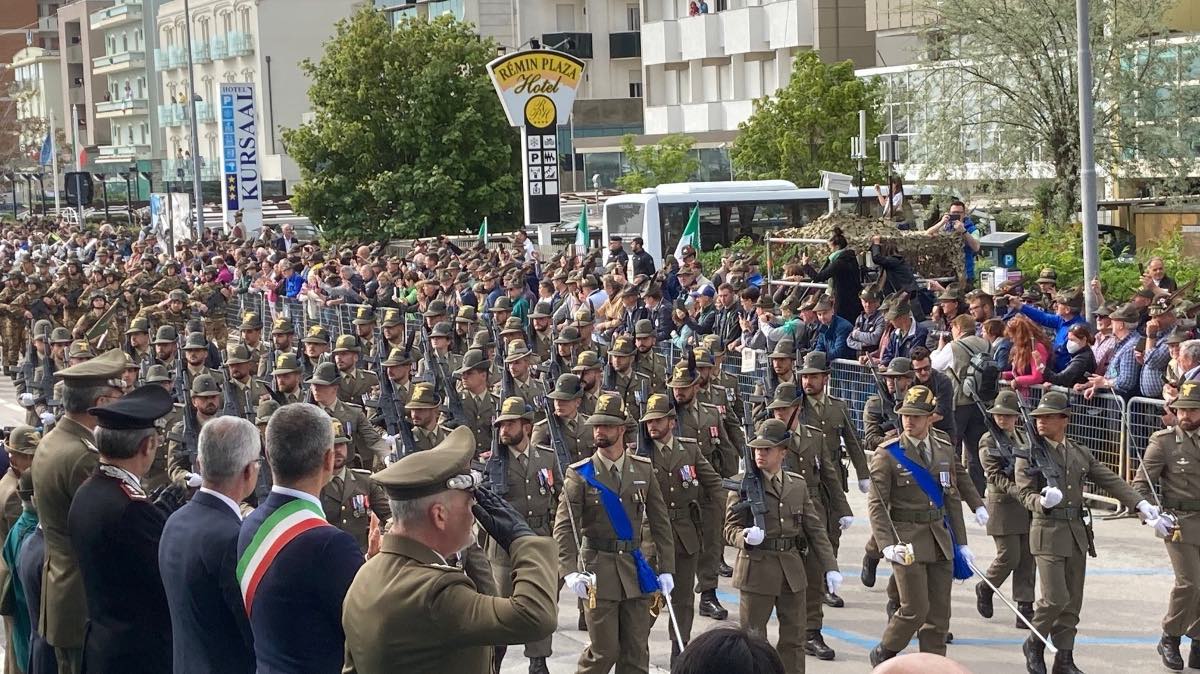 Alpini in Rimini accused of harassment, Minister Guerini: 