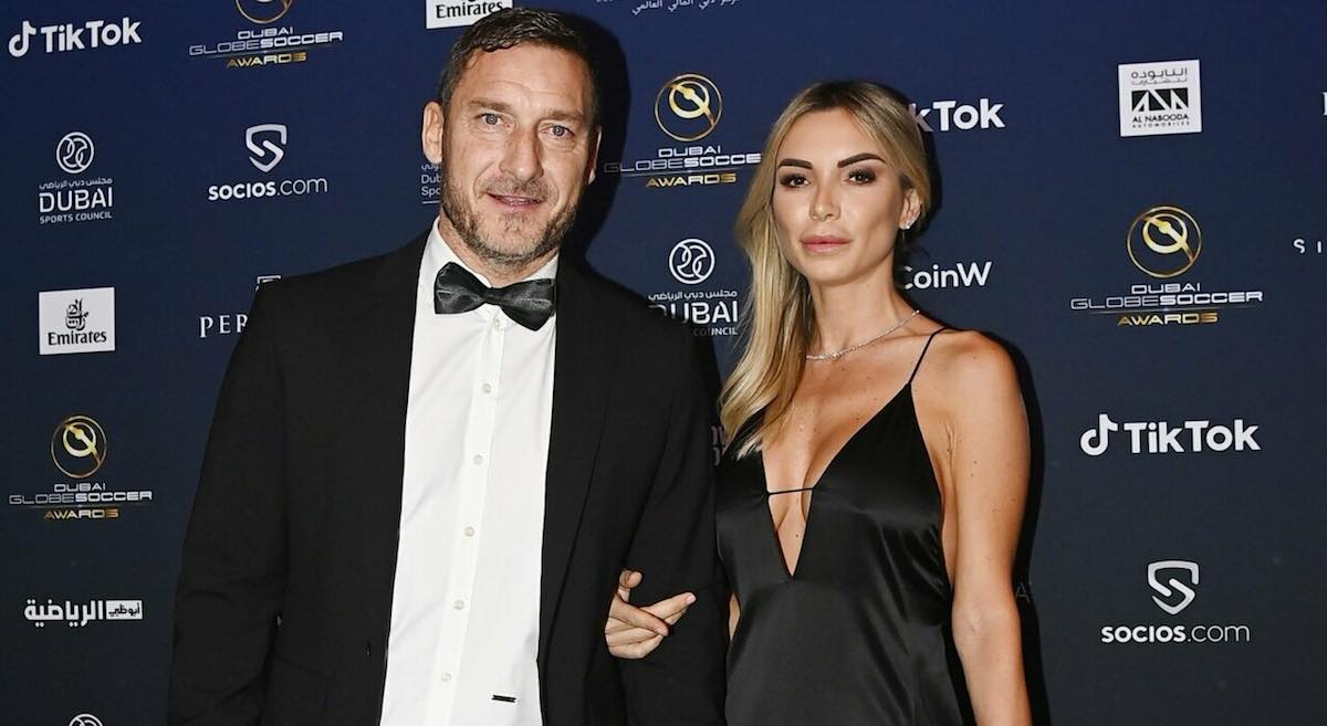 Totti E Noemi A Dubai La Prima Uscita Sul Red Carpet