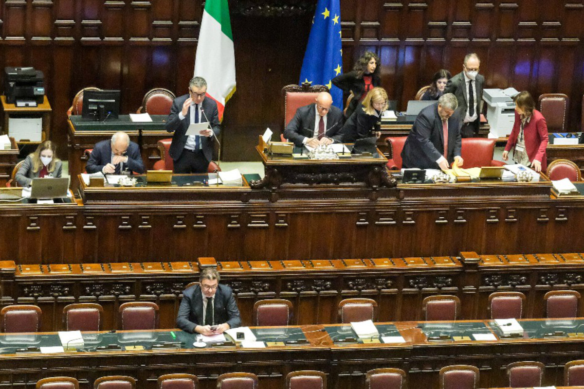 Manovra, Approvata La Fiducia Alla Camera: 221 Voti A Favore, 152 ...