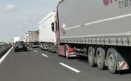 code di camion in autostrada