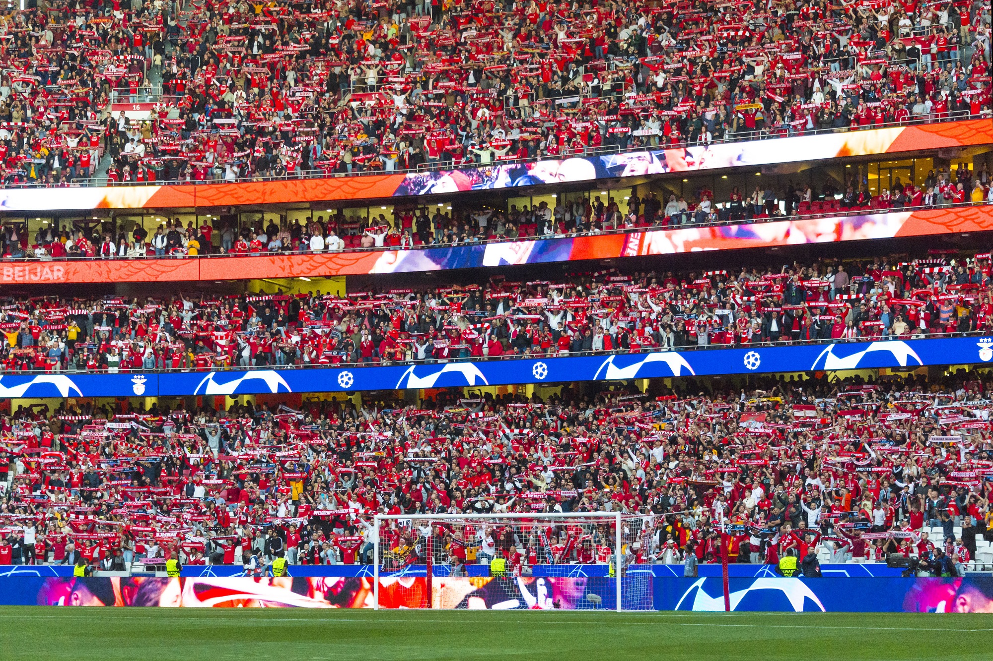 Inter-Benfica, mil perigosos adeptos portugueses chegam a Milão