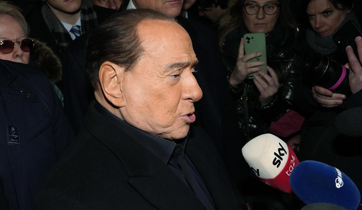 Silvio Berlusconi Alla Convention Di Forza Italia: "Siamo La Spina ...