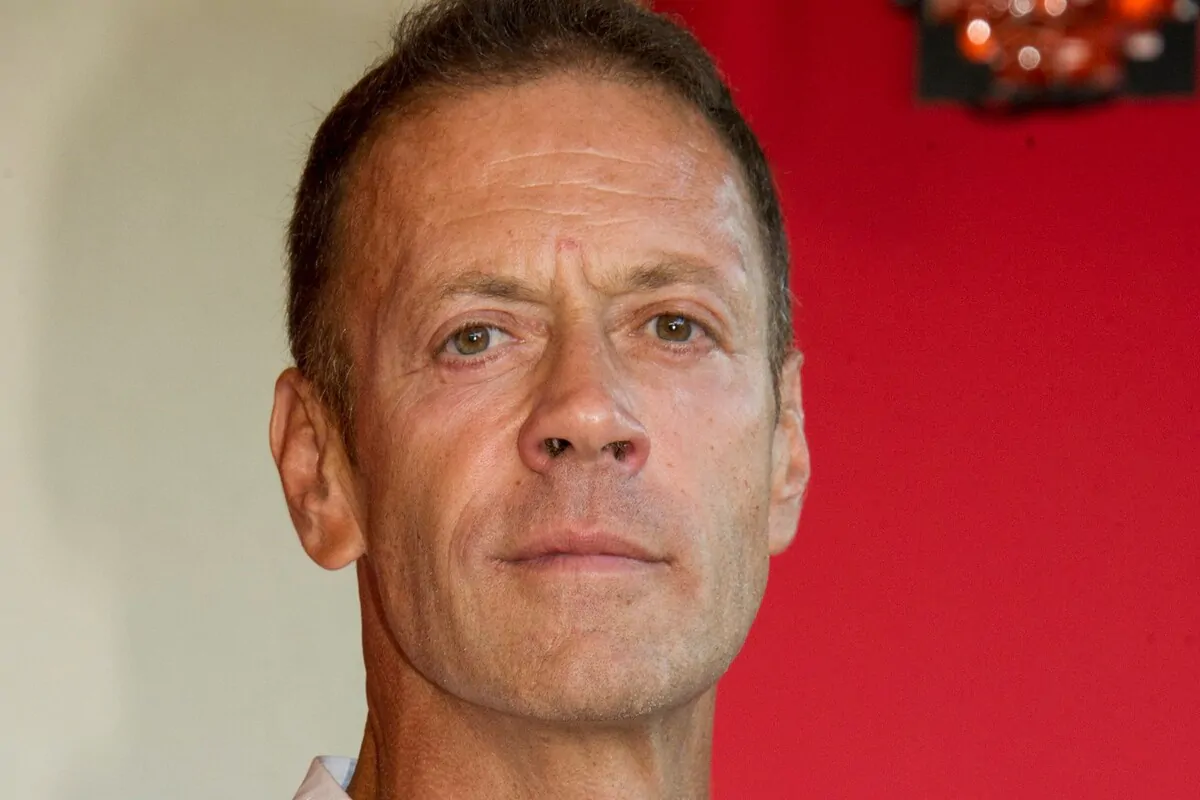 Rocco Siffredi arruola Maria Sofia Federico de Il Collegio