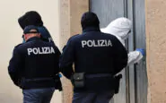 Stupro di gruppo nella piscina comunale: arrestato 25enne