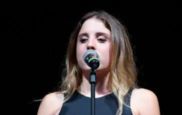 La cantante, nella serata cover, ha portato una canzone del suo papà Pino