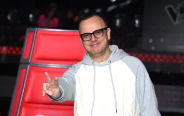 Gigi D'Alessio festeggia con i cinque figli il suo compleanno