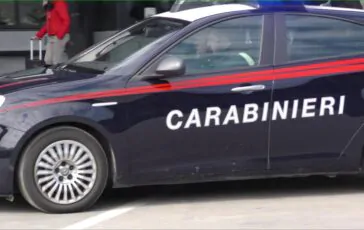 Carabiniere picchia un giovane fermato: trasferiti due comandanti dell'Arma