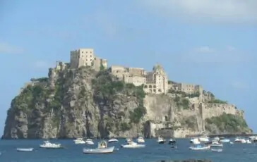 traghetto carabinieri ischia onda