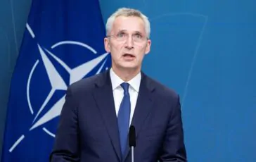 Stoltenberg: "NATO porrà fine alla guerra"