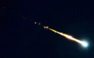 In Portogallo una meteora illumina la notte con un passaggio inaspettato in cielo