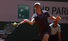 L'azzurro, intanto, raggiunge la semifinale del Roland Garros battendo Dimitrov