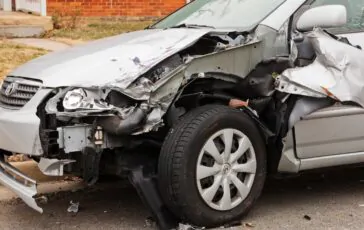 Incidente a Perugia, auto si ribalta a Porta Pesa: sul posto i soccorsi