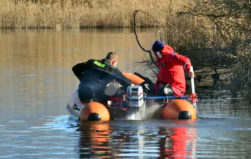 napoli morta ragazza kayak