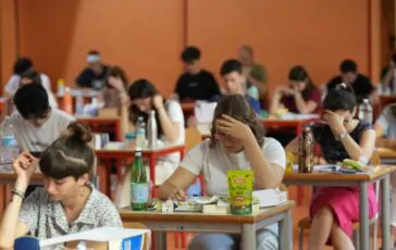 uso del cellulare a scuola valditara