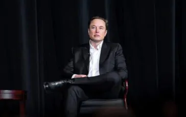 Elon Musk patron Tesla