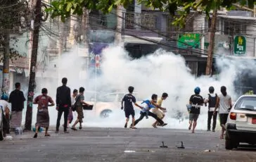 Bangladesh, studenti in piazza e scontri violenti