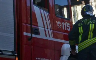 Ragusa incendio a casa della ex fidanzata