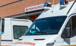 nasconde madre morta freezer autopsia conferma