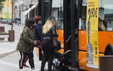 bus roma frattura