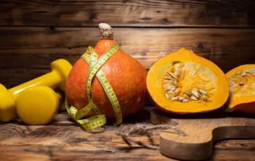 Dieta Detox per l'autunno: i consigli per sgonfiare la pancia