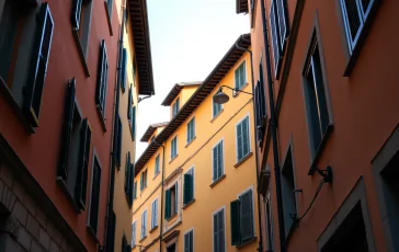 Bambino di un anno cade dal quarto piano a Bologna