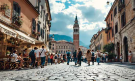 Turisti affollano una famosa attrazione italiana