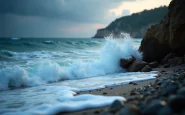 Immagine di mareggiate devastanti in Italia durante il maltempo