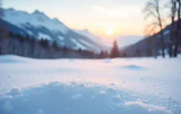 Paesaggio innevato in Alto Adige con alberi e montagne