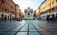 Visitatori sulla passerella della Fontana di Trevi a Roma