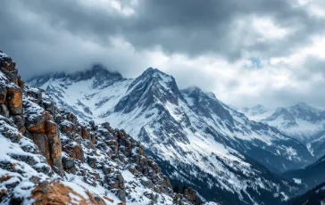 Immagine di temporali e neve previsti per il weekend