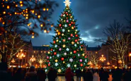 Albero di Natale al Rockefeller Center illuminato