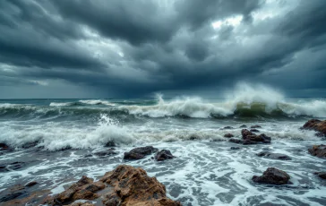 Meteo in Campania con venti forti e mare agitato