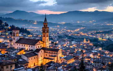 Vista delle basiliche francescane ad Assisi in festa