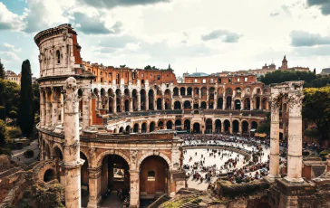 Folla festante al Circo Massimo per Capodanno