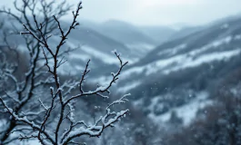 Paesaggio innevato in Italia durante le festività natalizie