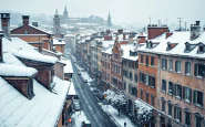 Immagine di maltempo con forte vento e neve in Italia