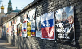 Manifesti pro Russia affissi a Torino da Italia Unita