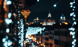 Firenze illuminata durante le festività natalizie